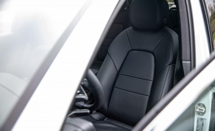 Интерьер Porsche Cayenne S (PO536) 2018 года  (NA) (фото 27 из 40)